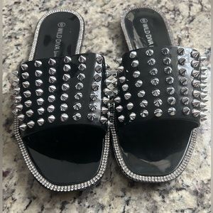 Studded diamond slides
